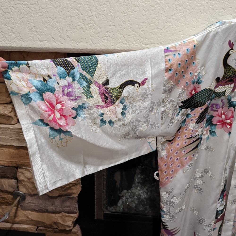 Peacock Robe - Picture 2 of 4